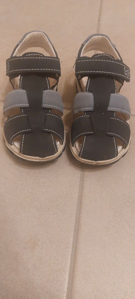 Scarpa bimbo misura 28