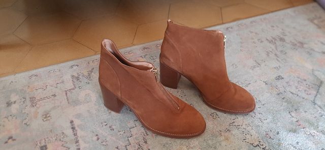 Botines de gamuza color camel