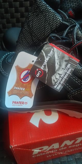 Zapatos de seguridad.