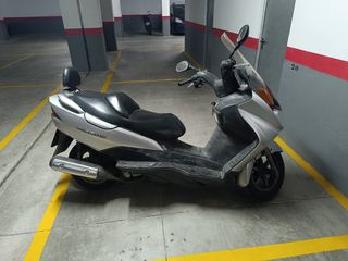 Moto Suzuki Burgman 150cc
