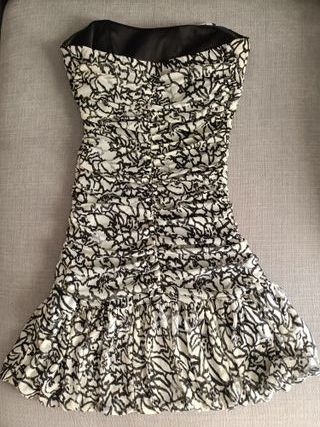Vestido corto fiesta.
