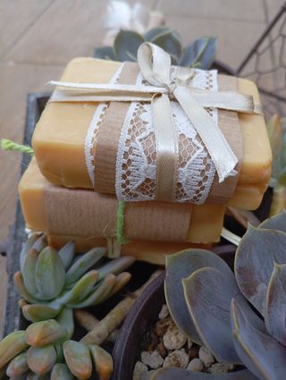 N. 3 pezzi di sapone handmade