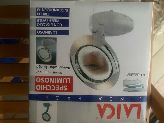 Specchio luminoso Laica