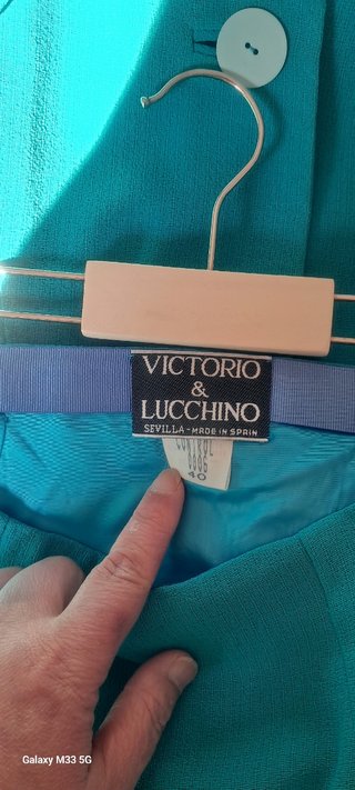 Conjunto de traje y falda