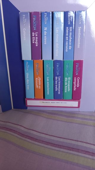 Conjunto 12 mini livros novos Frozen