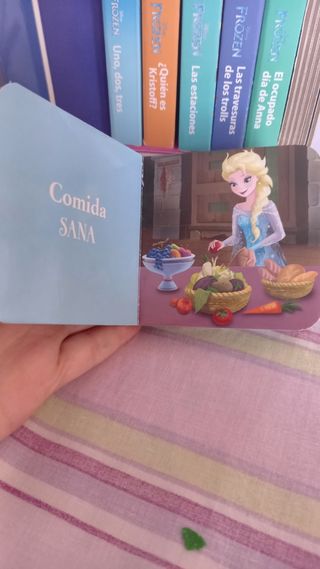 Conjunto 12 mini livros novos Frozen