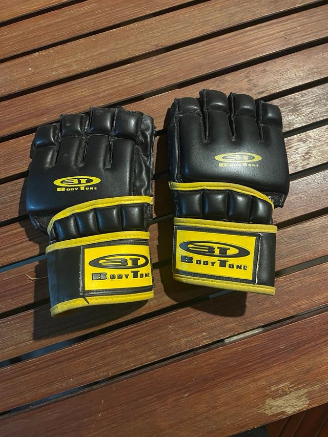 Guantes de artes marciales