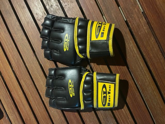Guantes de artes marciales