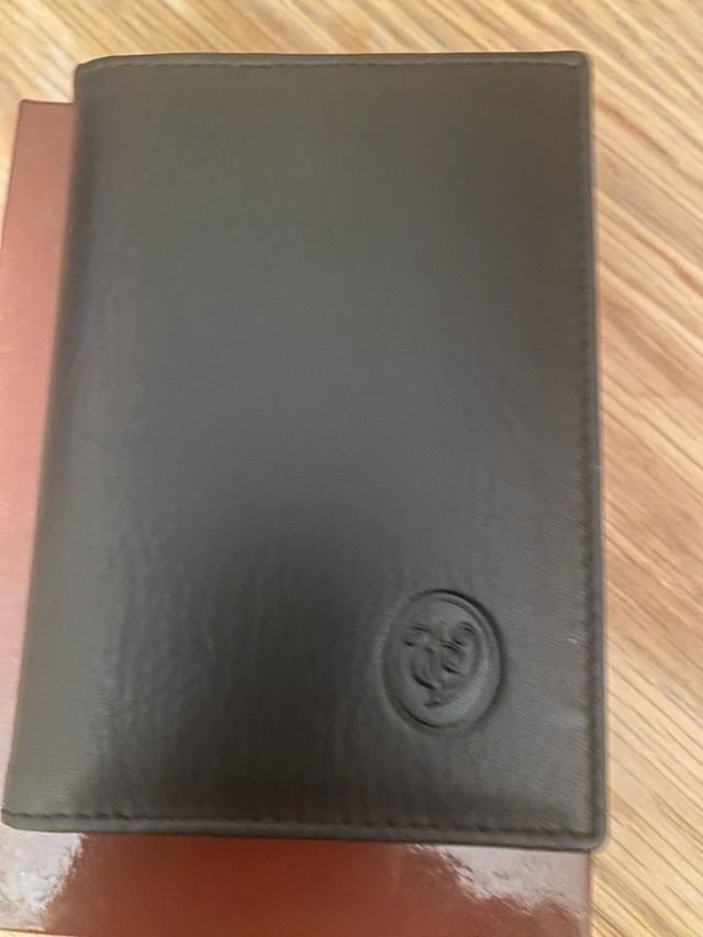 NUEVO Monedero y billetera depiel de Ubrique negra