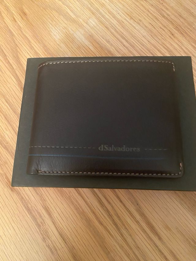 Billetera marrón de piel de Ubrique