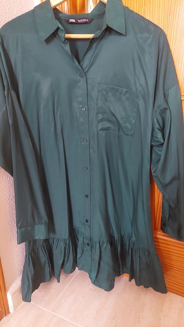 Vestido camisero raso verde Zara, L