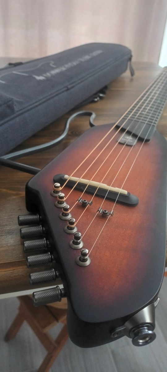 Guitarra Donner HUSH-I