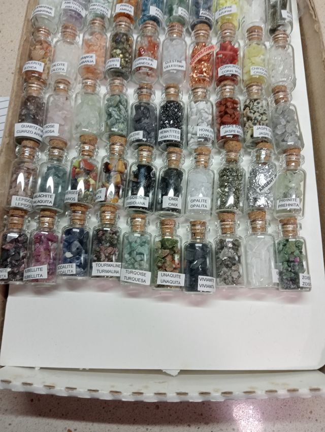 BOTELLITAS CON MINERALES