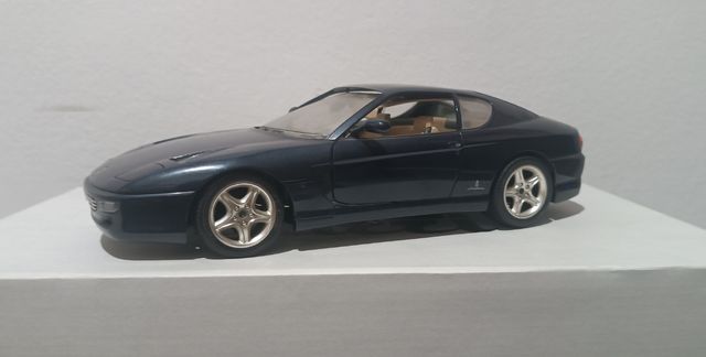 Coche maqueta