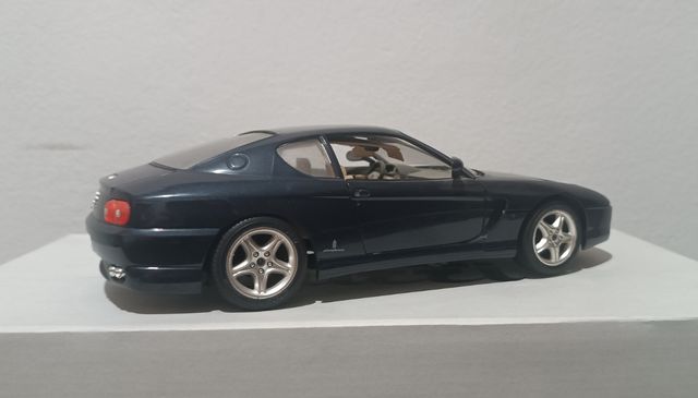 Coche maqueta