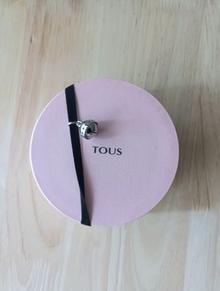 Cajas vacías de Tous y bolsita Thomas Sabo