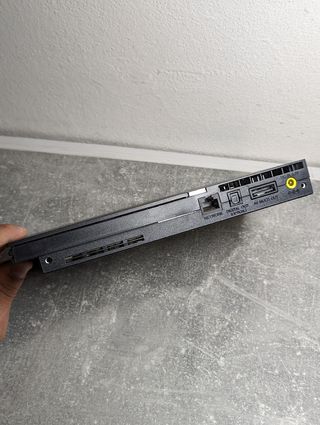 Sony PS2 boxata con accessori
