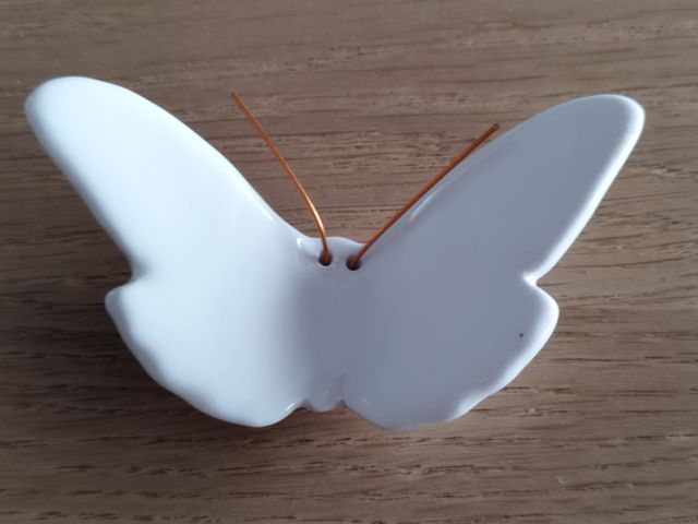 Borboletas de Alcobaça em cerâmica (branca)