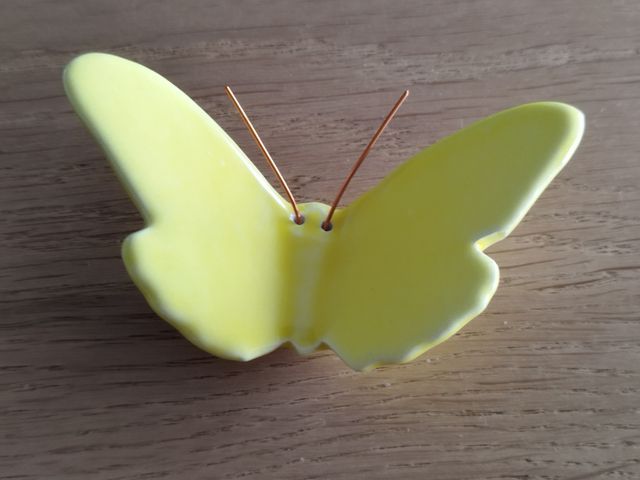 Borboletas de Alcobaça em cerâmica (amarelo)