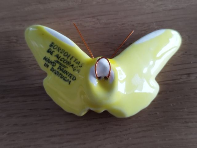 Borboletas de Alcobaça em cerâmica (amarelo)