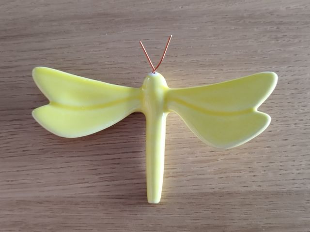 Libelinhas de cerâmica (amarela)