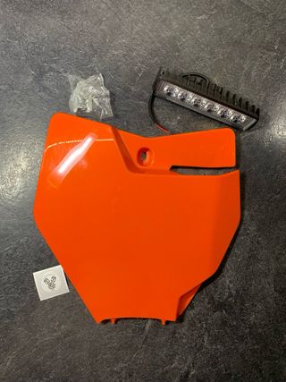 Careta plana ktm + luz led NUEVO