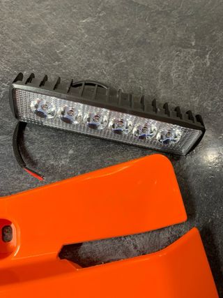 Careta plana ktm + luz led NUEVO