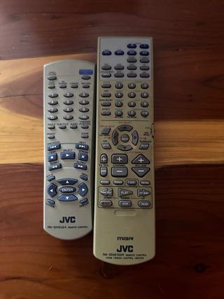 Home Cinema JVC.