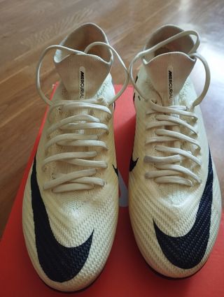Botas de futbol Nike talla 38. Hago envíos 