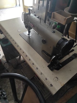 Máquina de coser industrial Brother