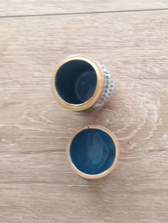 Mocho metálico de decoração