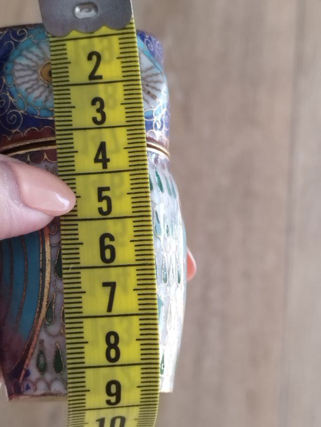 Mocho metálico de decoração