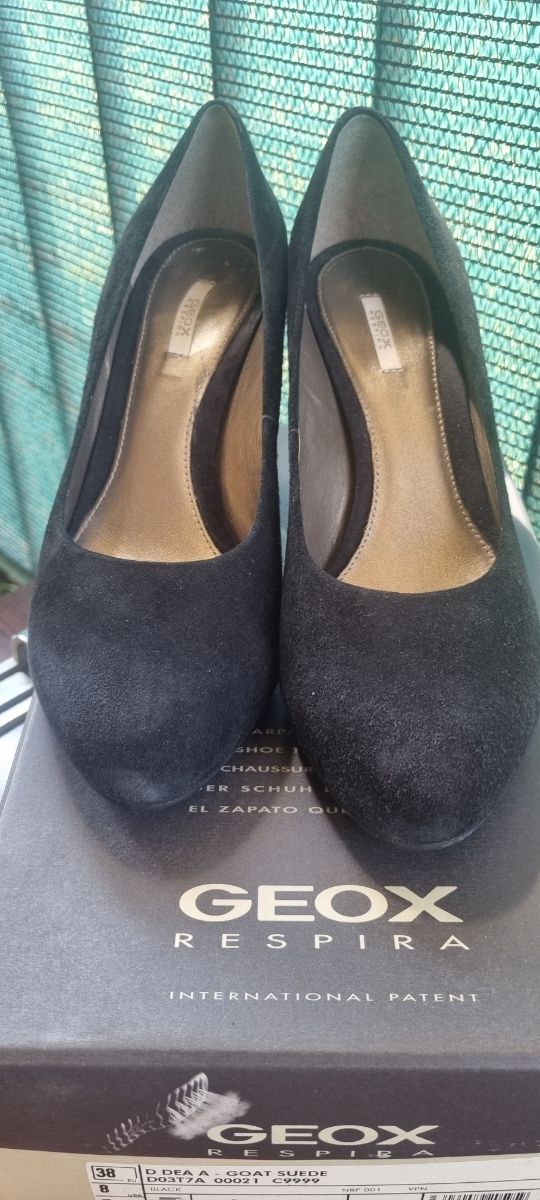 Decolletè Geox scamosciato black