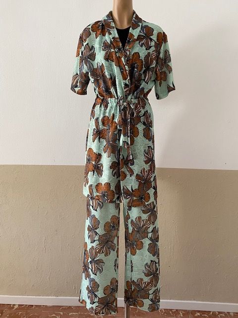 Chaqueta estampado tropical