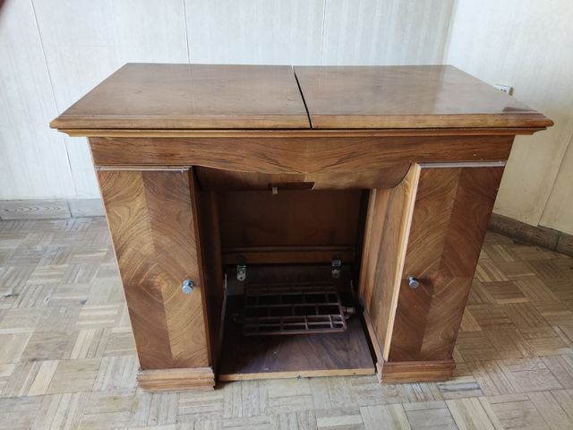 Antigua Máquina de coser ALFA pedal modelo 10047