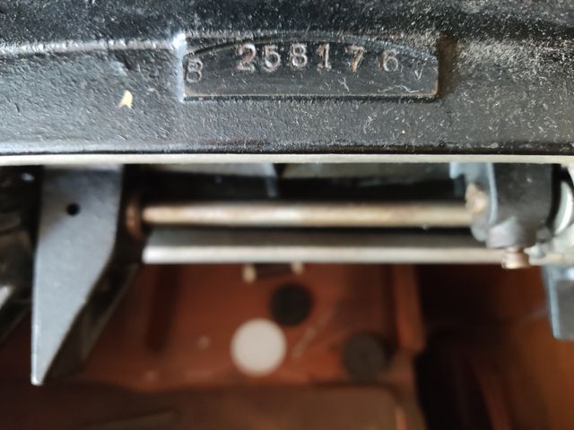 Antigua Máquina de coser ALFA pedal modelo 10047