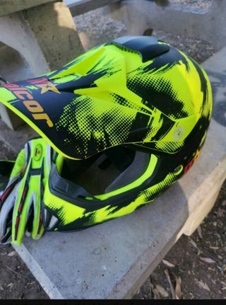 Casco motocross + guantes de regalo