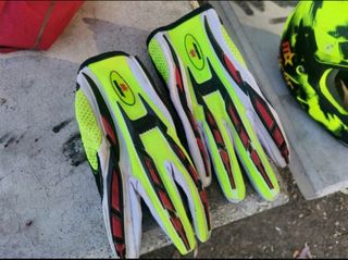Casco motocross + guantes de regalo