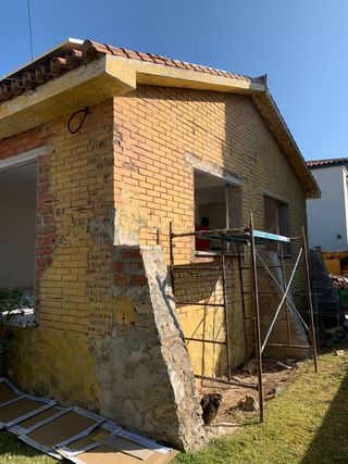 Instalación de Puertas de madera paredes y techos