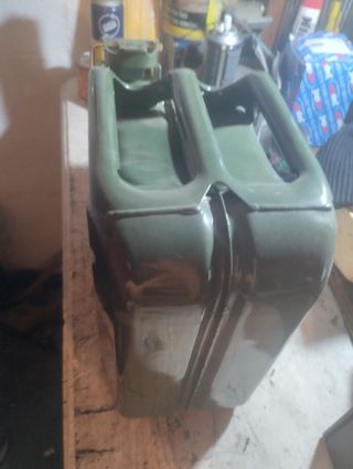 Bidón gasolina militar