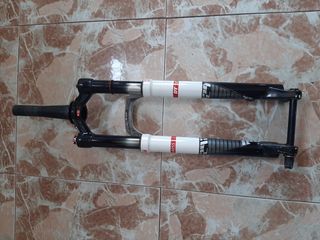 Horquilla dt swiss 29