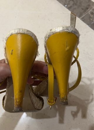 Sandálias amarelas Lanidor