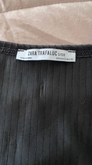 Vestido preto elegante da Zara