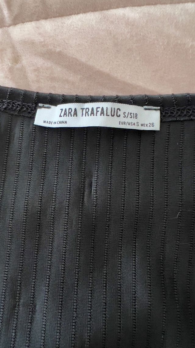 Vestido preto elegante da Zara