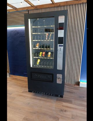 EXPENDEDORA SNACKS VENDO VDI800