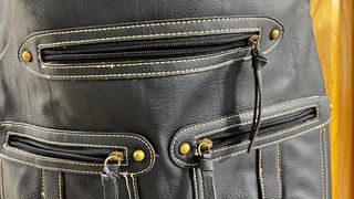 Mala azul Benetton (à tiracolo)