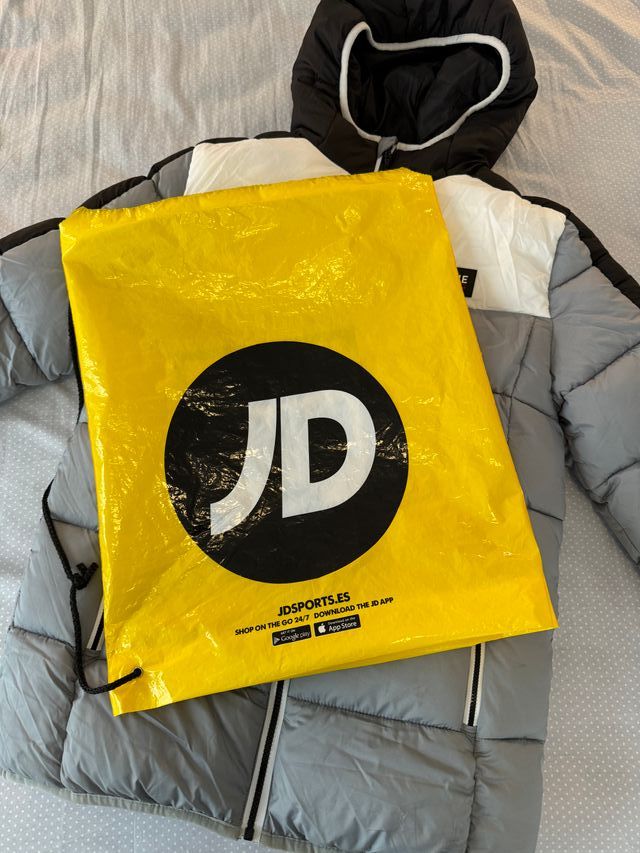 **MUY BIEN** Talla S Chaqueta McKenzie Plumas