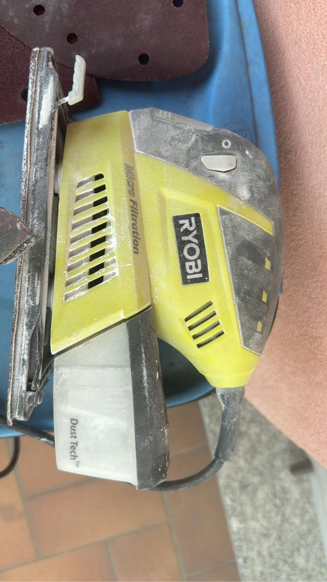 Macchinetta smetigliatrice