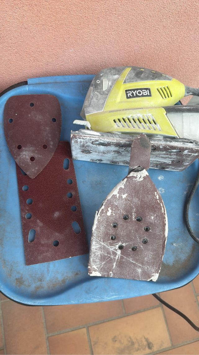 Macchinetta smetigliatrice