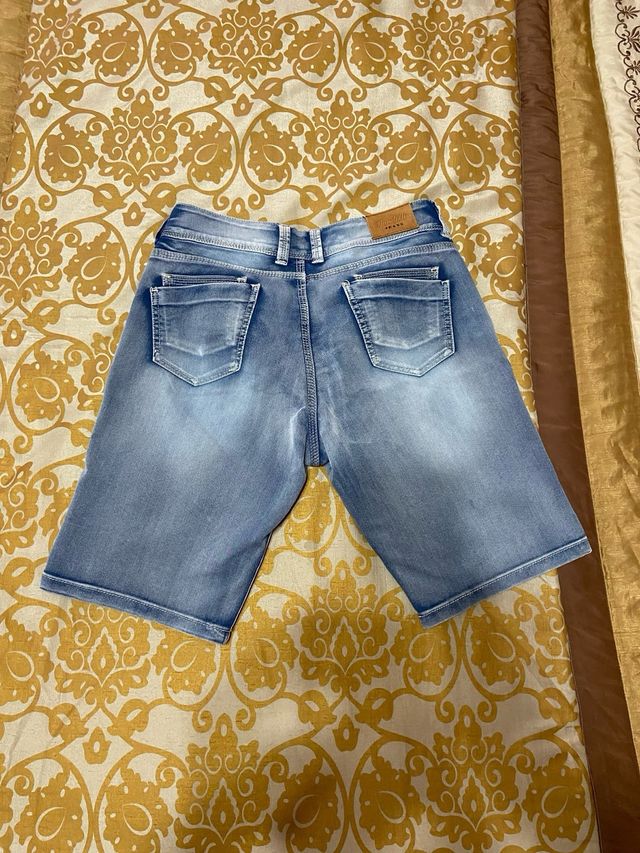 Pantalon vaquero corto